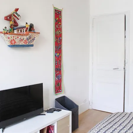Charming And Bright North Of París